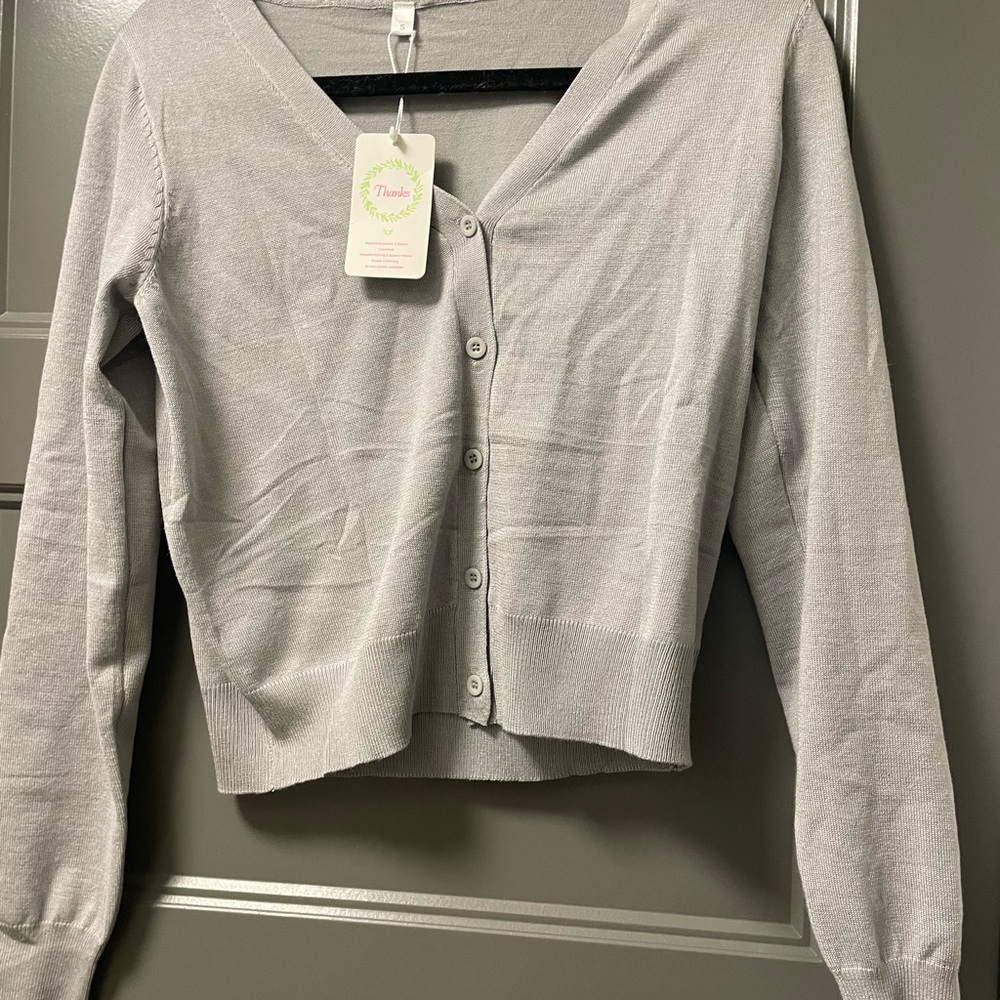 Women's summer weight light  Gray Cardigan Sweater nwt S